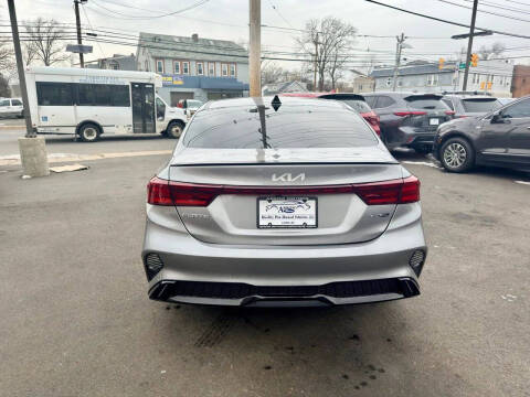 2023 Kia Forte GT-Line