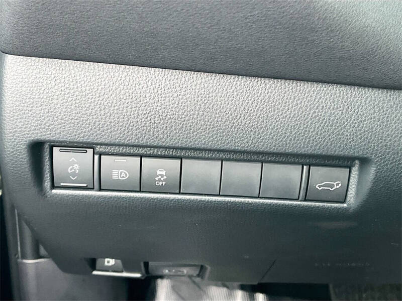 2024 Toyota Venza LE