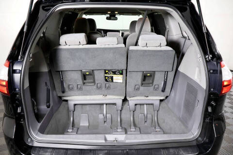 2019 Toyota Sienna LE Mobility 7-Passenger