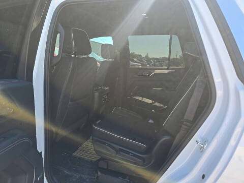 2025 GMC Yukon Elevation