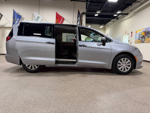 2021 Chrysler Voyager L