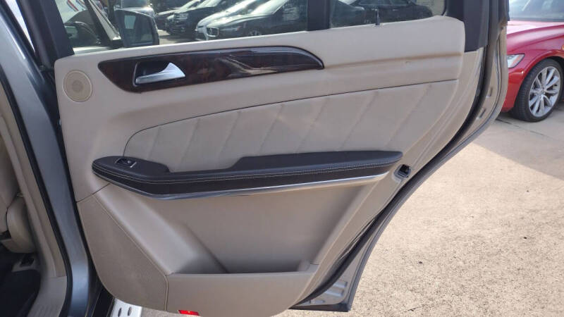 2014 Mercedes-Benz GL-Class GL 550 4MATIC