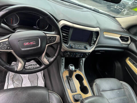 2017 GMC Acadia Denali