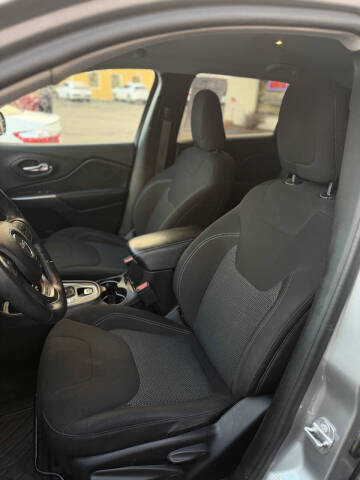 2019 Jeep Cherokee Latitude