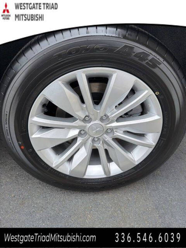 2026 Mitsubishi Outlander ES