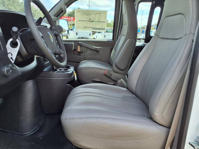 2025 Chevrolet Express 2500