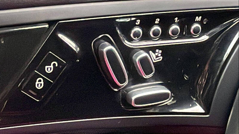 2019 Jaguar F-TYPE P300