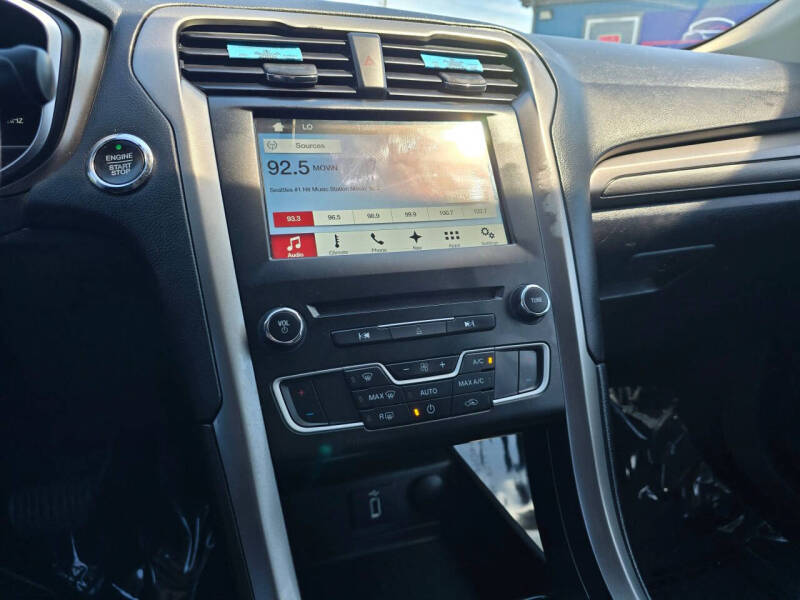 2017 Ford Fusion SE