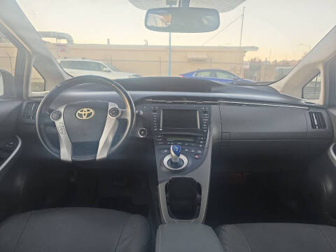 2010 Toyota Prius III