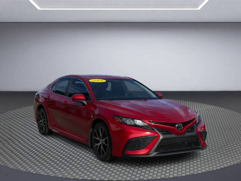 2021 Toyota Camry SE's photo