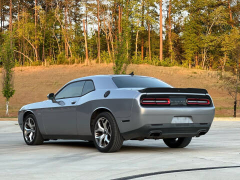 2015 Dodge Challenger SXT Plus