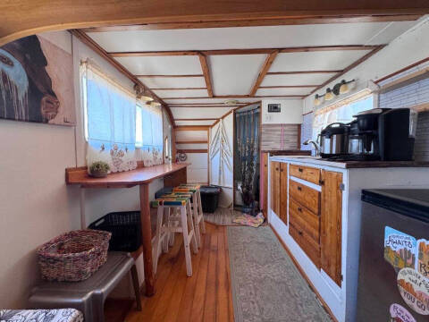 1973 Komfort Coach