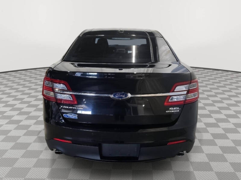 2018 Ford Taurus SEL