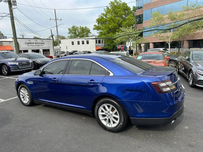 2013 Ford Taurus SE