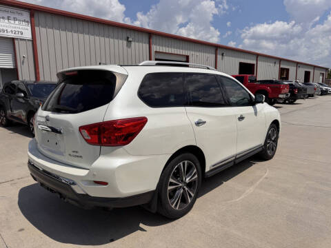 2017 Nissan Pathfinder Platinum
