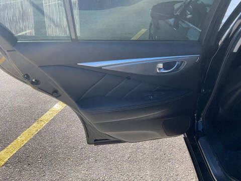 2015 Infiniti Q50 Premium