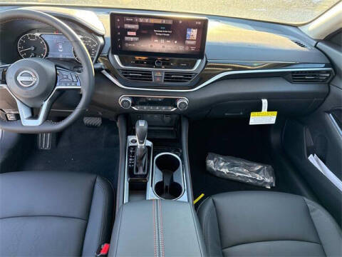 2025 Nissan Altima 2.5 SR