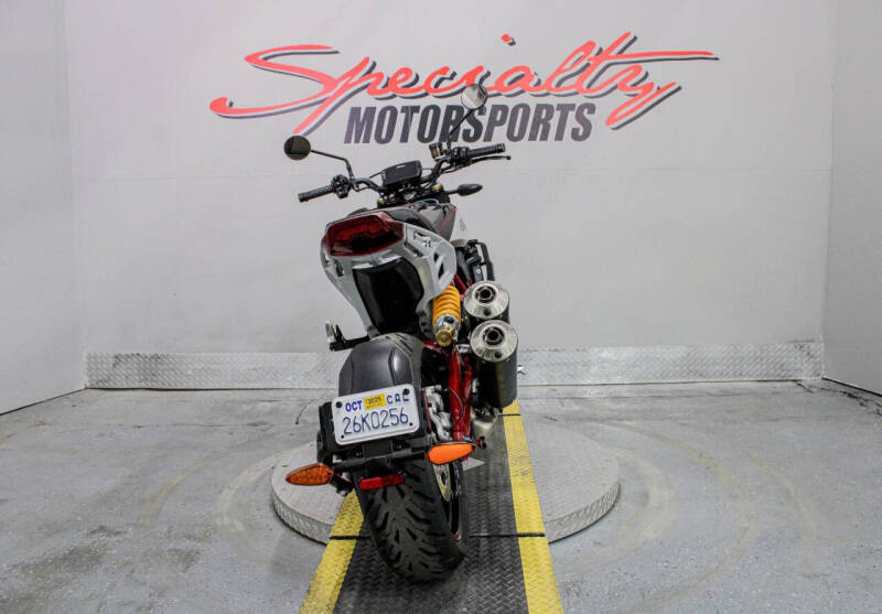 2022 Indian FTR R Carbon