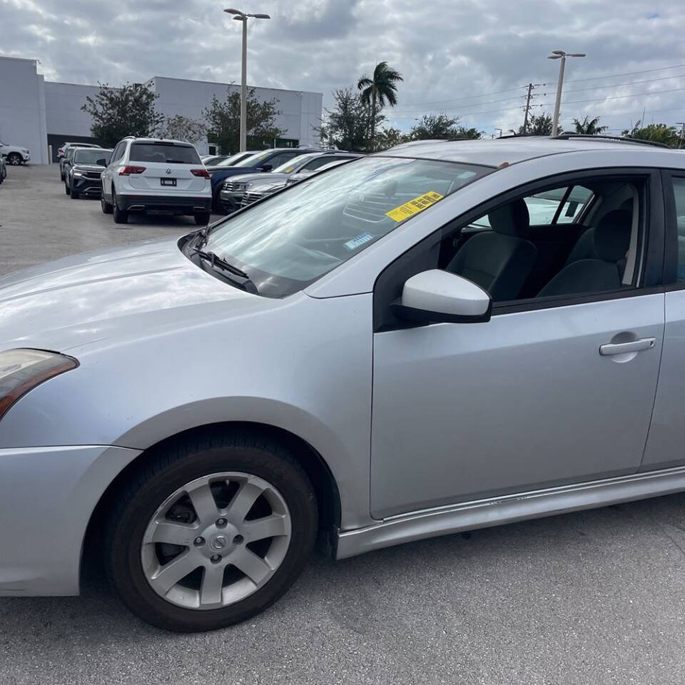 2012 Nissan Sentra SR photo 6