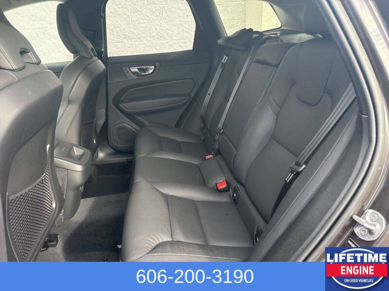 2025 Volvo XC60 B5 Plus Dark Theme