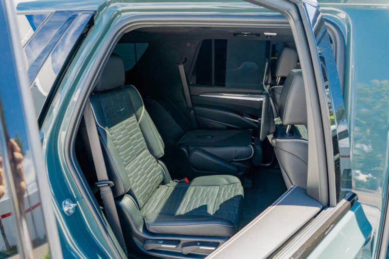 2025 Cadillac Escalade-V