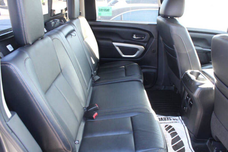 2018 Nissan Titan SL