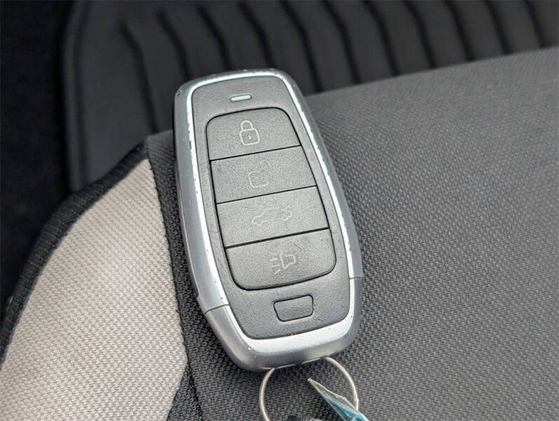 2020 Nissan Versa SV