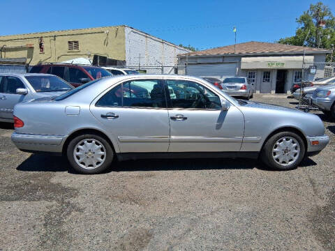 1999 Mercedes-Benz E-Class E 320