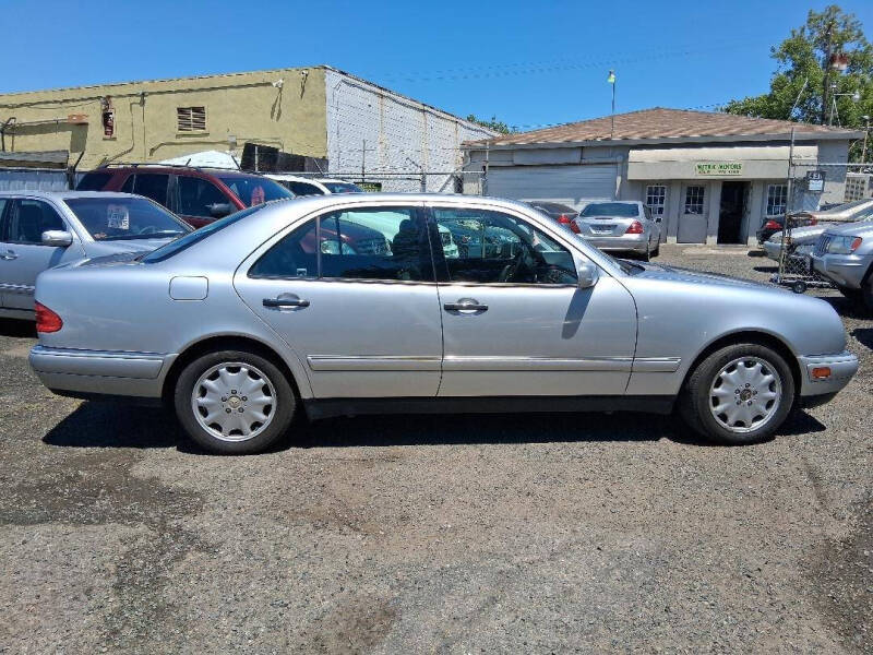 1999 Mercedes-Benz E-Class E 320