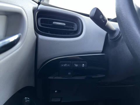 2022 Toyota Prius LE