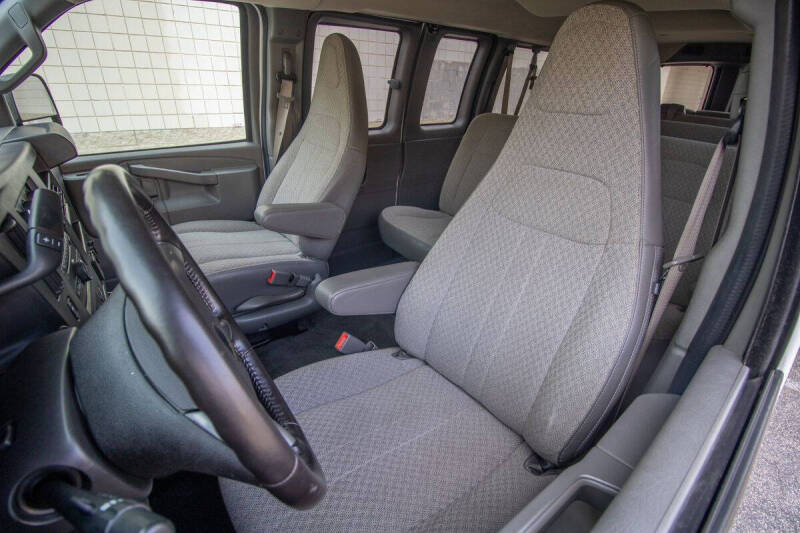 2017 Chevrolet Express LT 3500