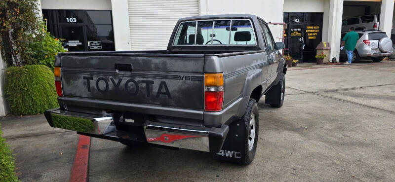 1988 Toyota Pickup Deluxe