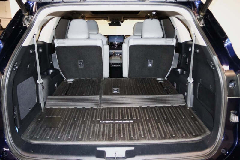 2021 Toyota Highlander Hybrid Platinum