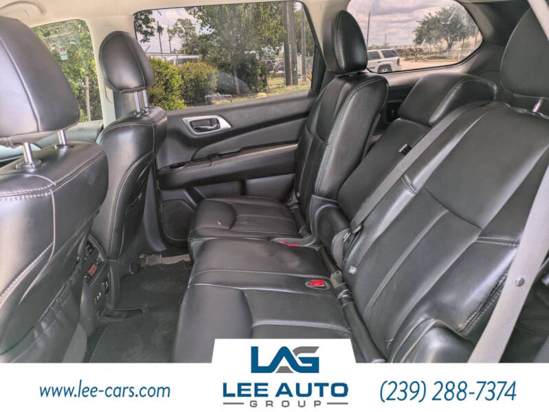 2019 Nissan Pathfinder SL