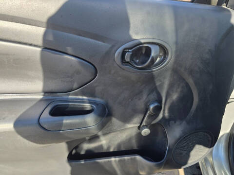 2012 Nissan Versa 1.6 SV
