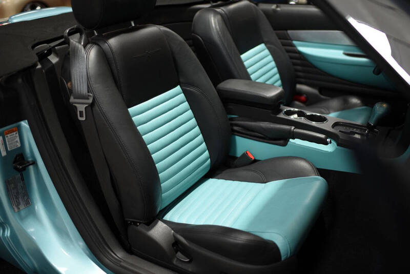 2002 Ford Thunderbird Deluxe