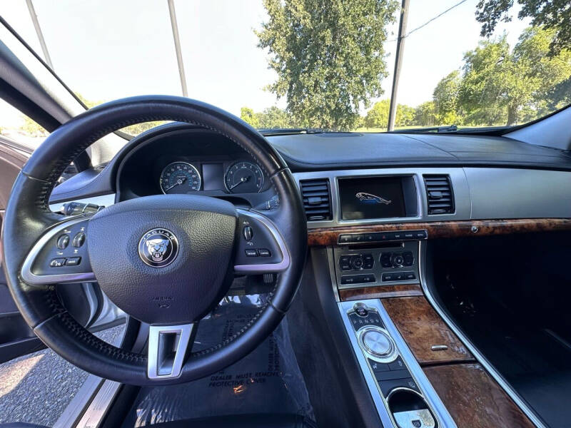 2015 Jaguar XF 2.0T Premium