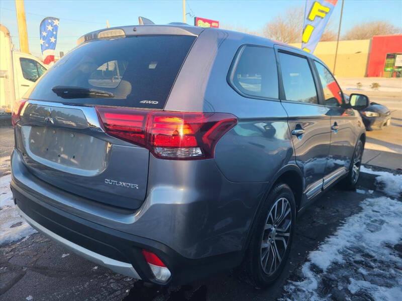 2018 Mitsubishi Outlander ES
