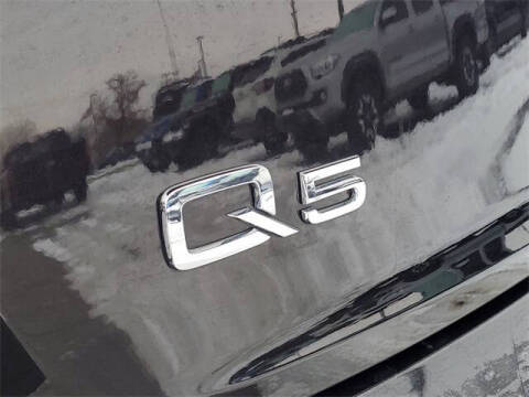 2023 Audi Q5 quattro Premium 40 TFSI