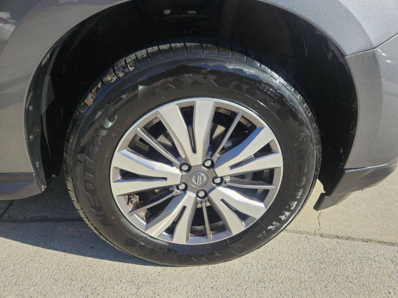 2019 Nissan Pathfinder SL