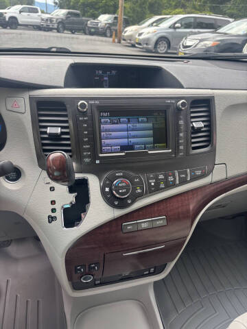 2013 Toyota Sienna Limited 7-Passenger