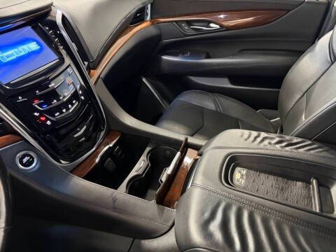 2016 Cadillac Escalade Luxury Collection