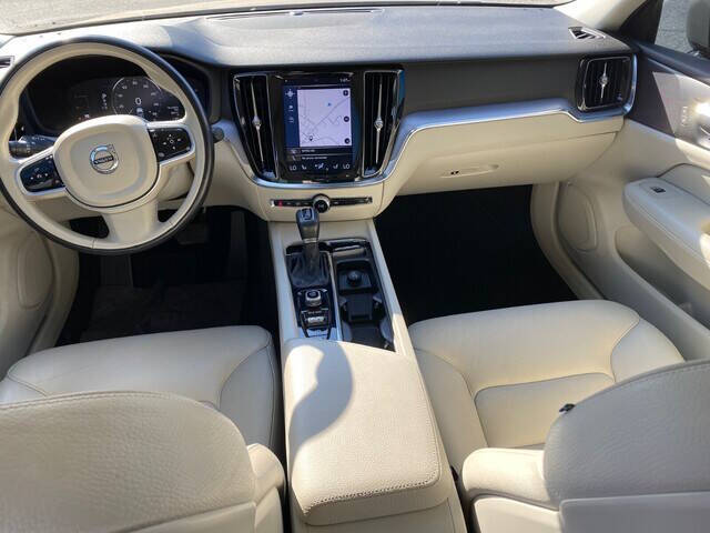 2019 Volvo S60 T5 Momentum