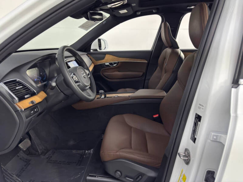 2024 Volvo XC90 Recharge T8 Plus Bright Theme 7P