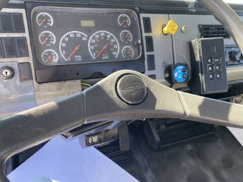 2002 Freightliner FL60