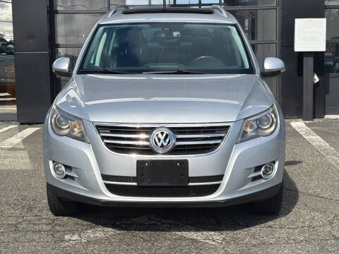 2011 Volkswagen Tiguan SEL 4Motion