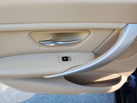 2016 BMW 3 Series 320i