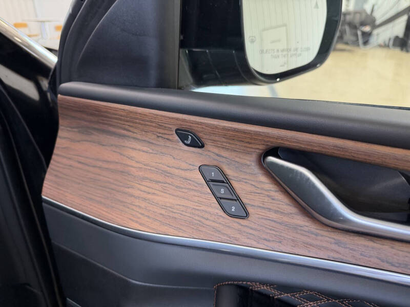 2023 Jeep Grand Cherokee Summit