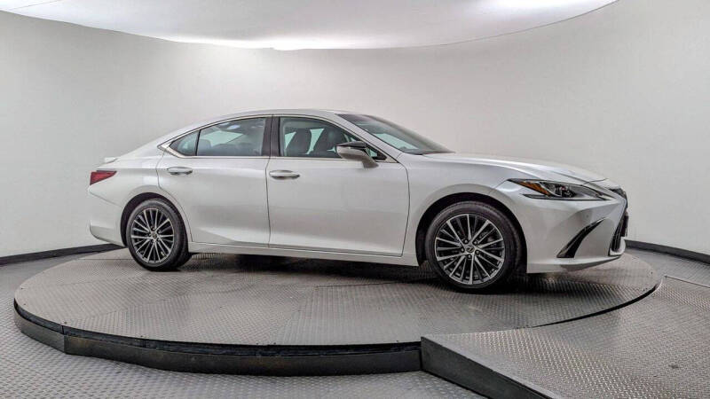 2024 Lexus ES 300h