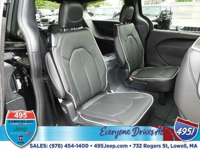 2027 Chrysler Pacifica Limited